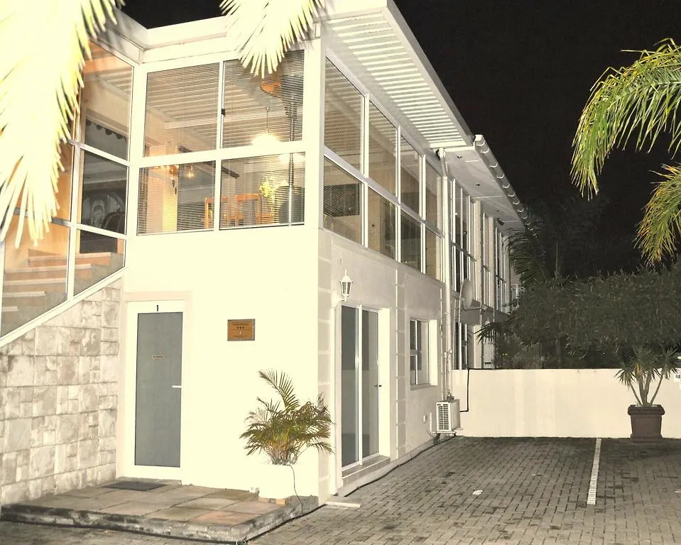 Cape Wine Route Guest House Brackenfell