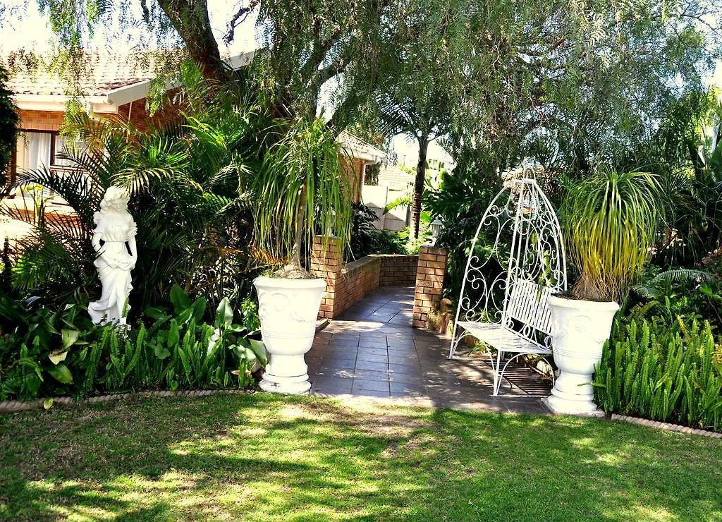 Cape Wine Route Guest House Brackenfell