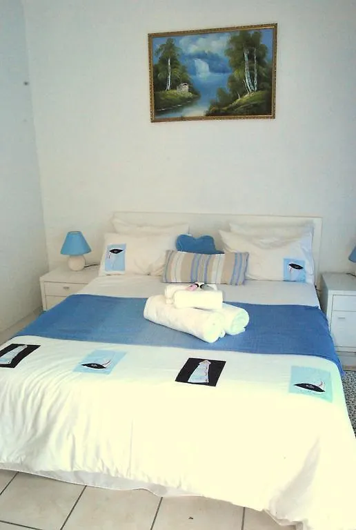 Cape Wine Route Guest House Brackenfell