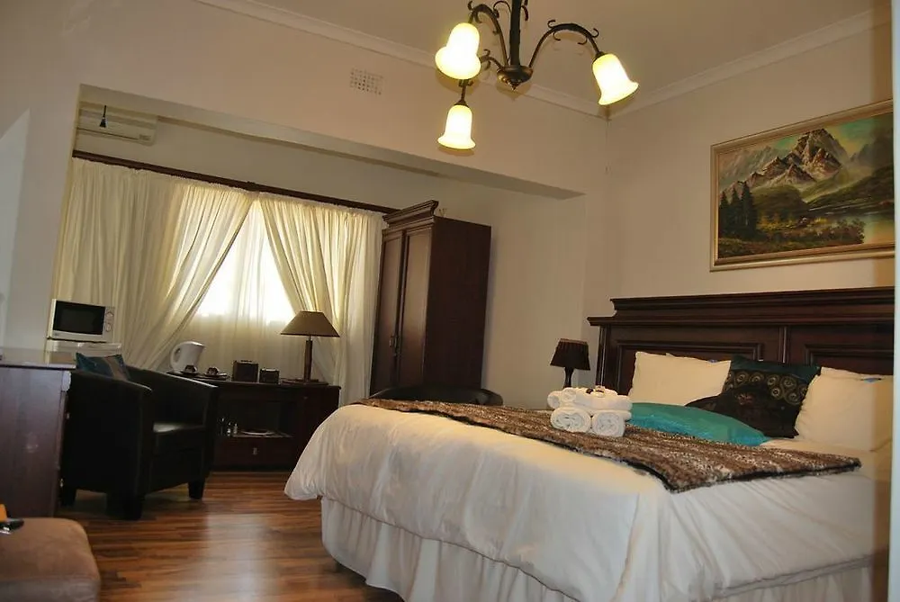 Cape Wine Route Guest House Brackenfell