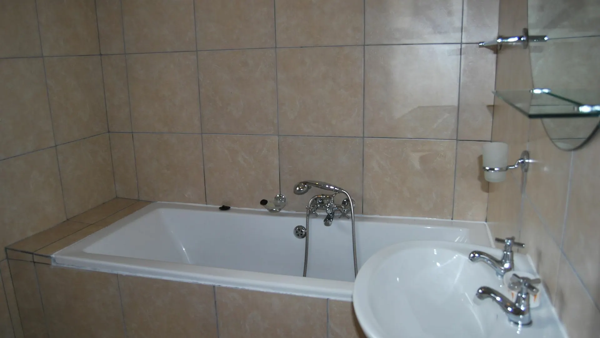 Cape Wine Route Guest House Brackenfell 3*,
