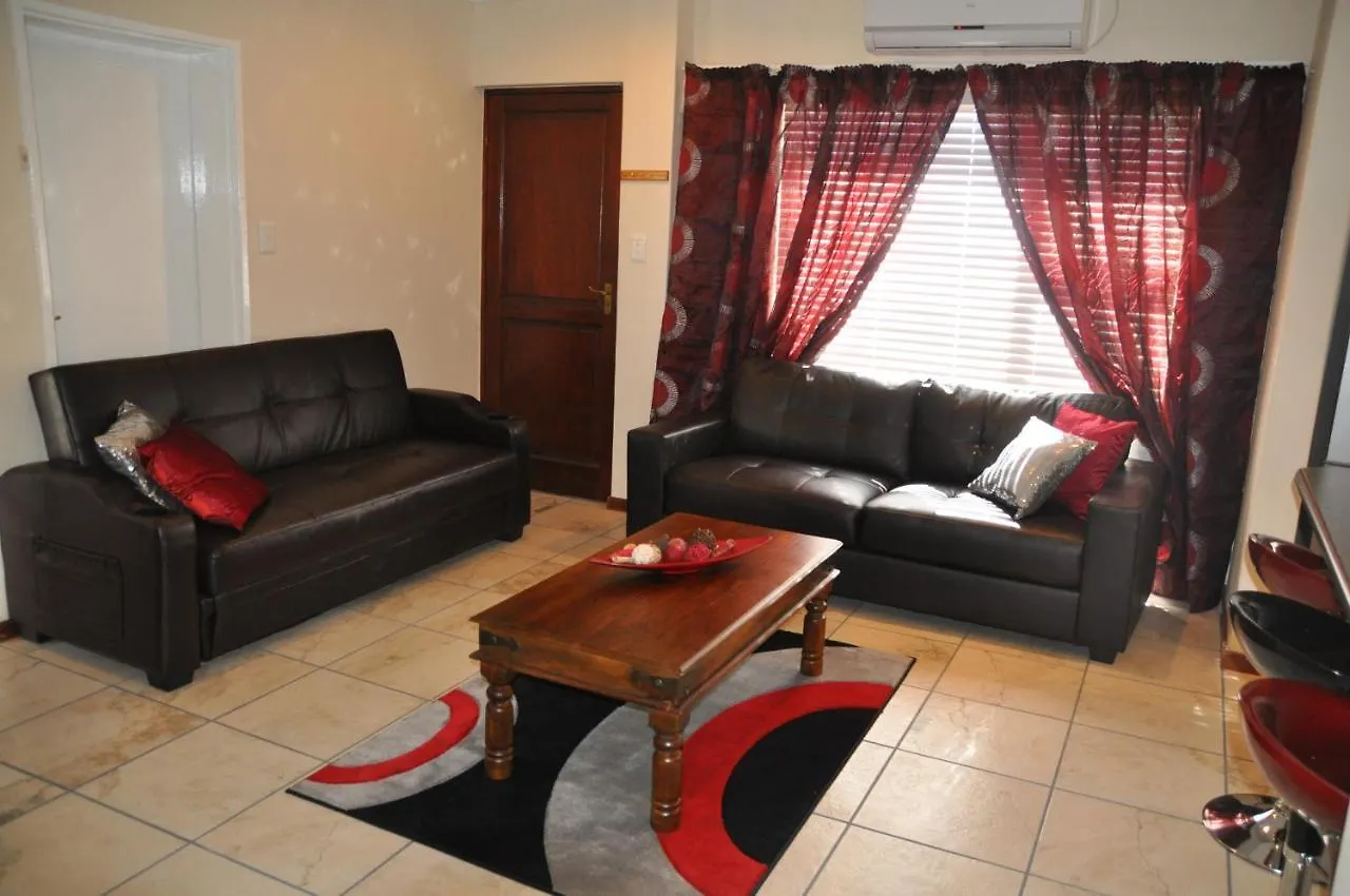 Cape Wine Route Guest House Brackenfell